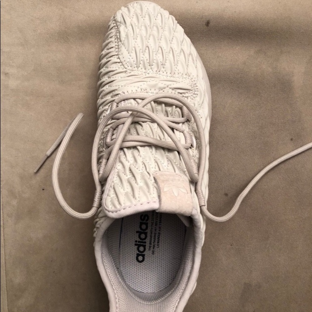 Adidas shoes - Picture 2 of 3